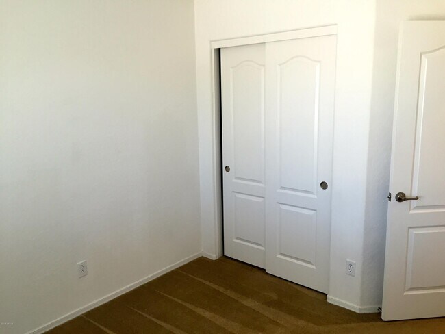 Building Photo - 44177 Palmen Dr