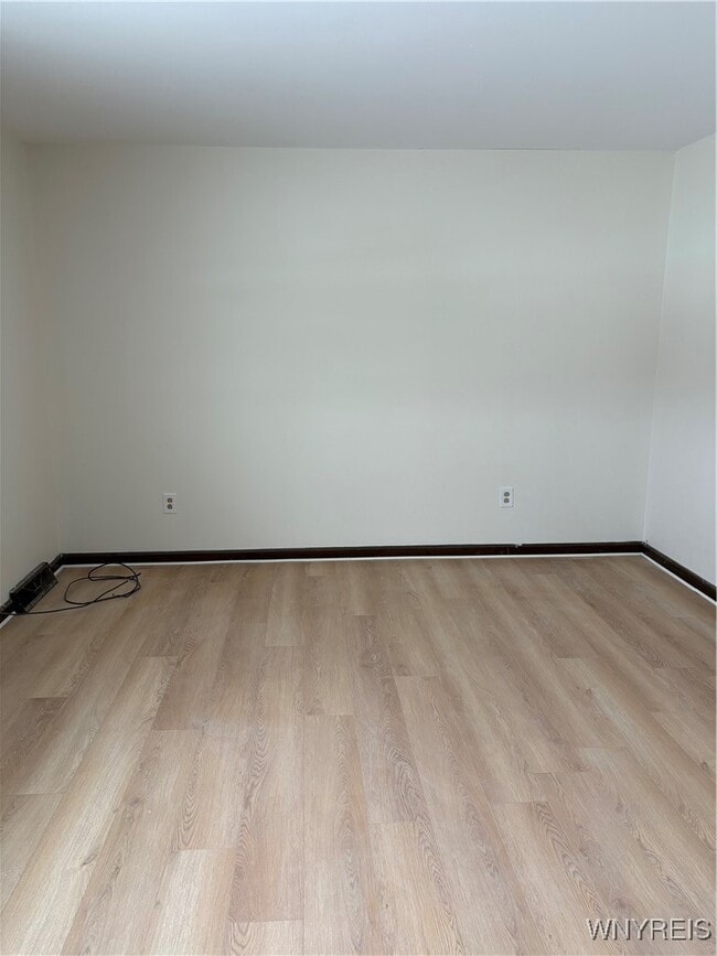 Building Photo - 431 Kaymar Dr