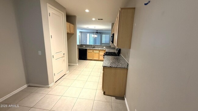 Building Photo - 41320 W Palmyra Ln