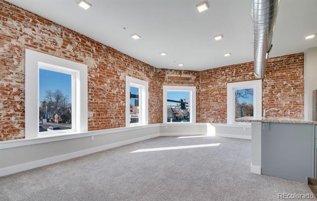 Building Photo - 300 S Logan St