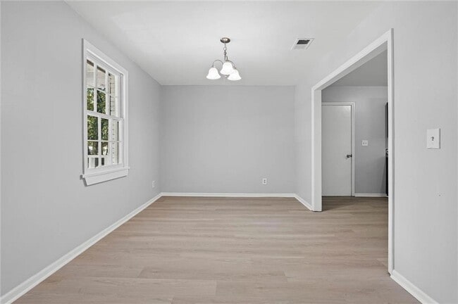 Building Photo - 12925 Bonnievale Dr N