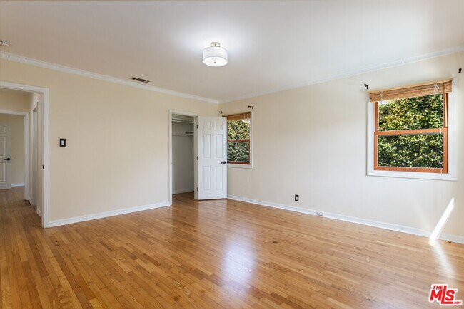 Building Photo - 1974 Preuss Rd