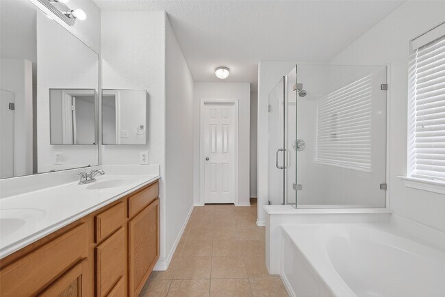 Building Photo - 11403 Ryan Manor Dr