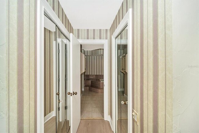 Building Photo - 7669 Fairway Woods Dr