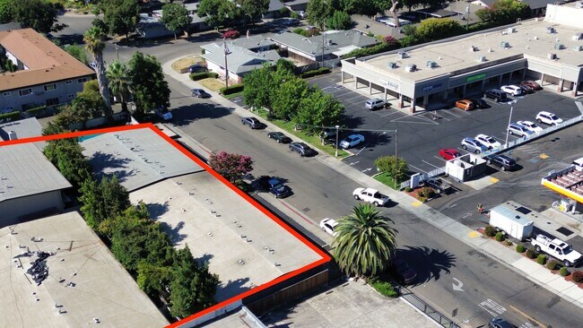 Building Photo - Freshly Painted 1bd/1bth with Air Conditio...