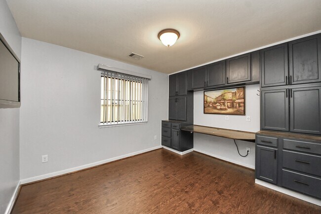 Building Photo - 5623 Maverick Bend Lane