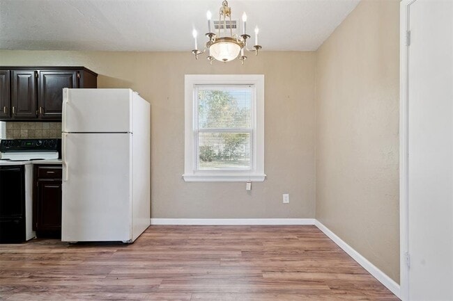 Building Photo - 317 E Key Blvd