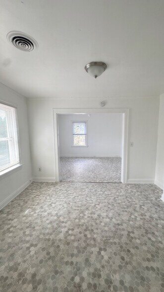 Primary Photo - 322 S Ottawa St