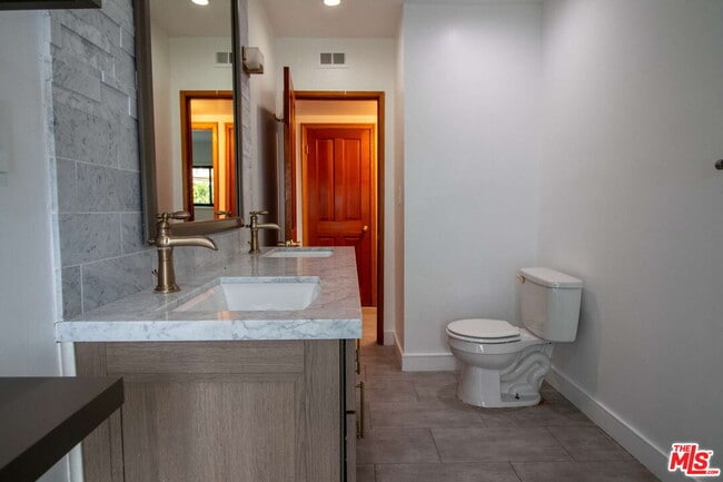 Building Photo - 11619 Lerdo Ave