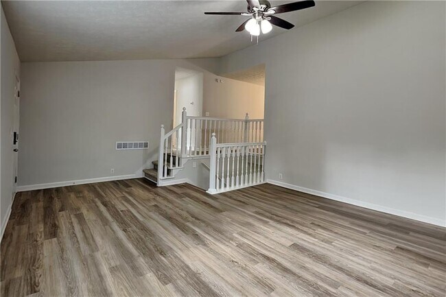 Building Photo - 123 Burton Dr
