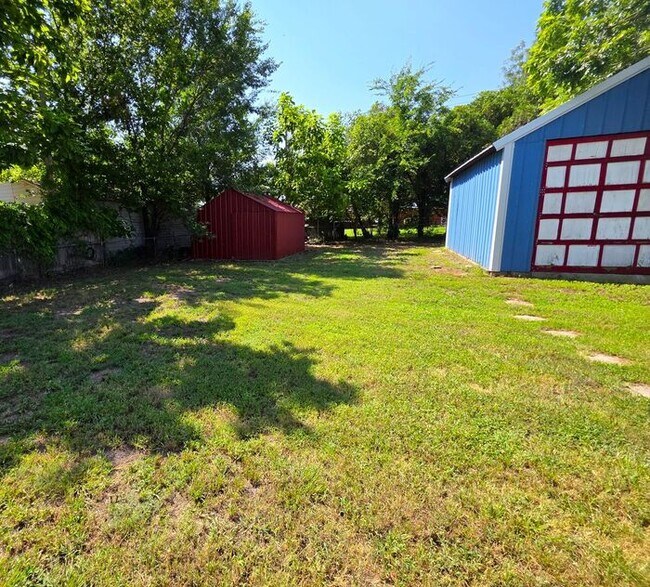 Building Photo - Charming 3-Bedroom Del City Home with a Spacious Backyard