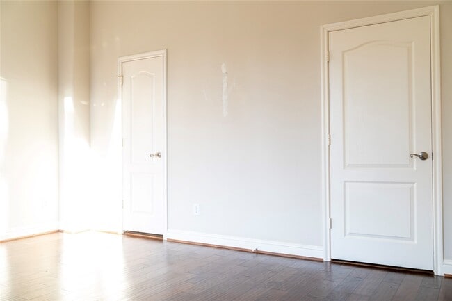 Building Photo - 1419 Colorado St