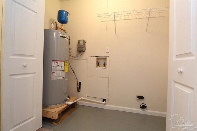 Building Photo - 6948 Spanish Trail