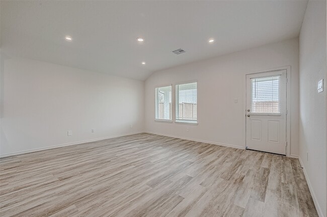 Building Photo - 31038 Brightwell Bnd