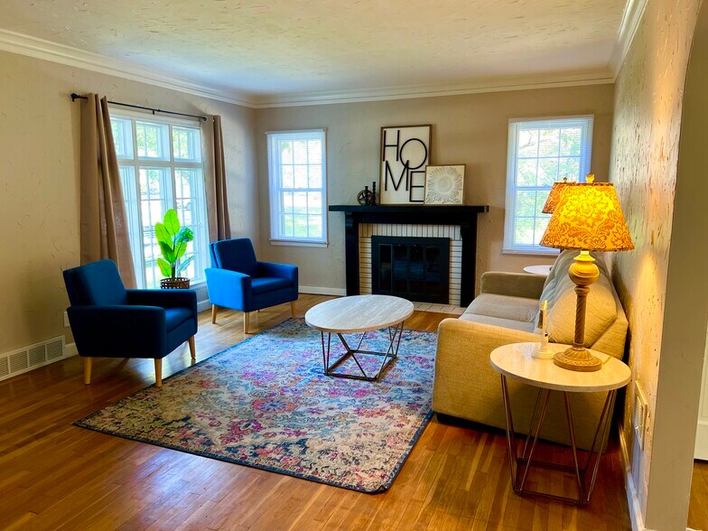 Building Photo - 1936 N Kansas Ave