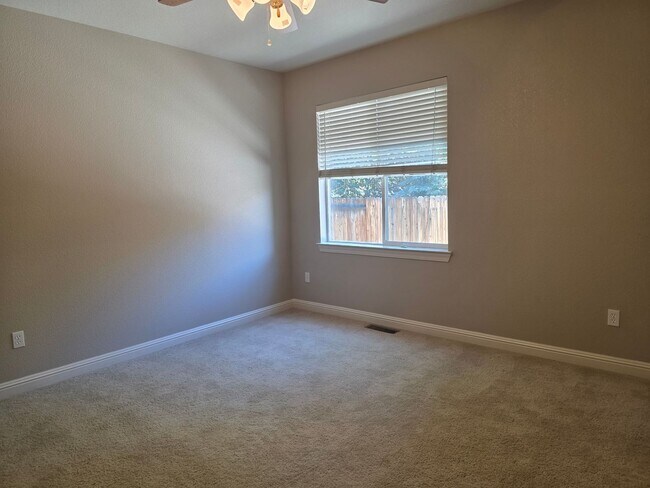 Building Photo - 1458 Cardiff Ct