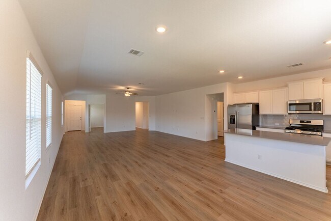 Building Photo - Modern Elegance in Kyle: 3BR Home with Office, Double Vanity, and Stylish Kitchen Island