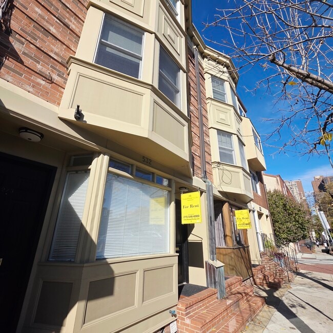 Building Photo - 532 S 15th St