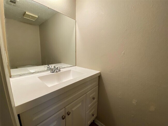 Building Photo - 3047 Olympia Drive