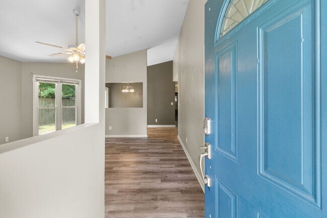 Building Photo - Cozy Timberwood Dr