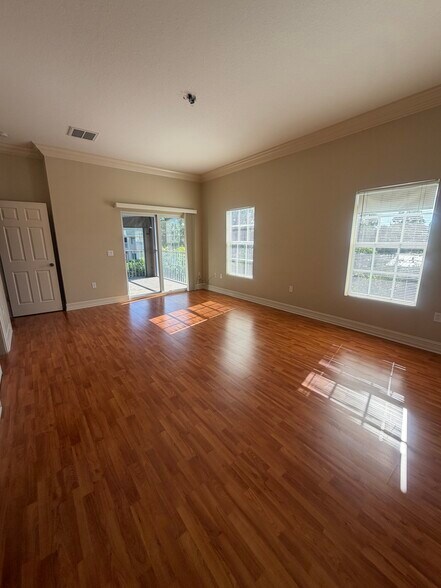 Building Photo - 10998 Goodwin St