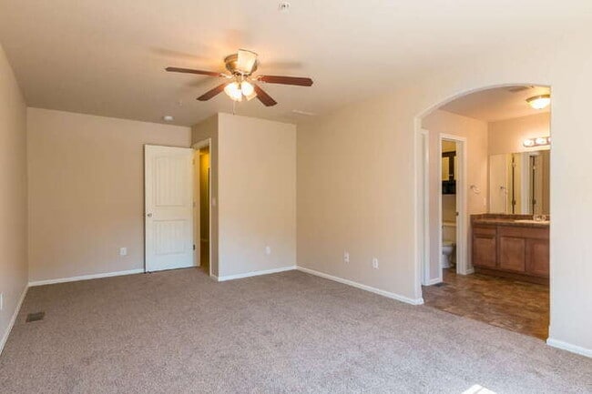 Building Photo - $1900 in Savings – Rent-Free December  // ...