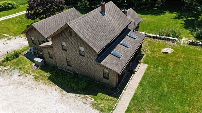 Building Photo - 1861 E Main Rd