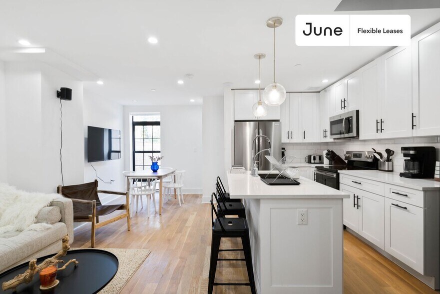 Building Photo - Modern Private ROOM in Bed-Stuy