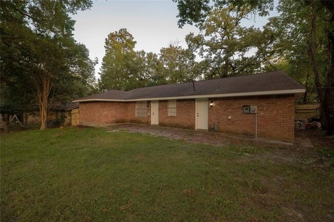 Building Photo - 3318 Kentwood Dr