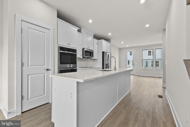 Building Photo - 8875 Curie St