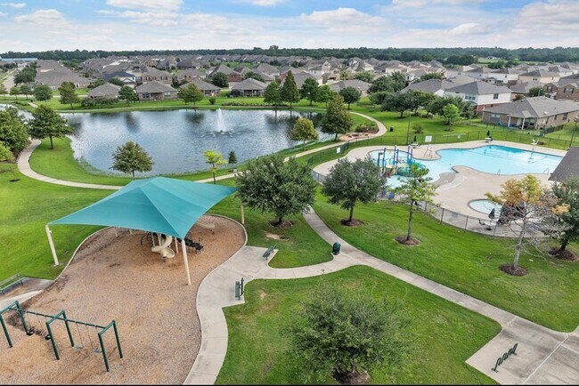Building Photo - 15206 Bartlett Landing Dr
