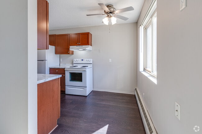 2BR, 1BA - 800SF - Dining - Parkview Apartments