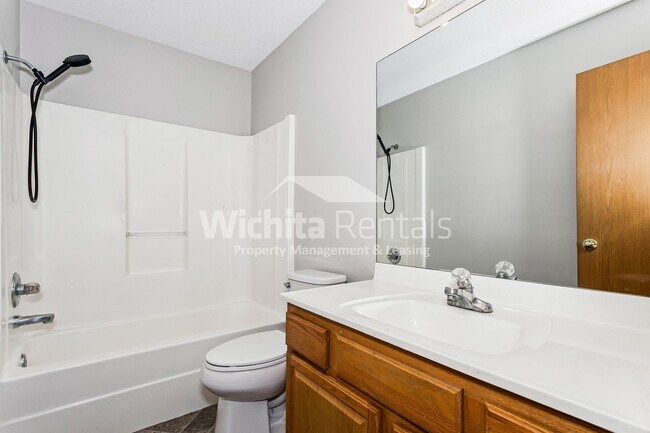 Building Photo - 5 N Hopper Dr