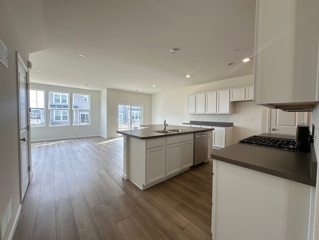 Building Photo - 2320 Horseshoe Cir