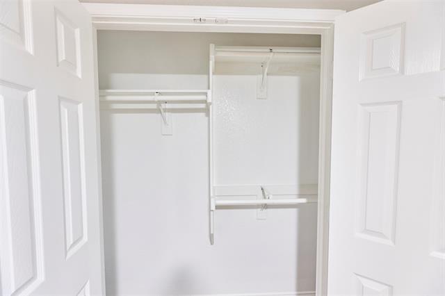 Building Photo - 2840 Clear Creek Dr