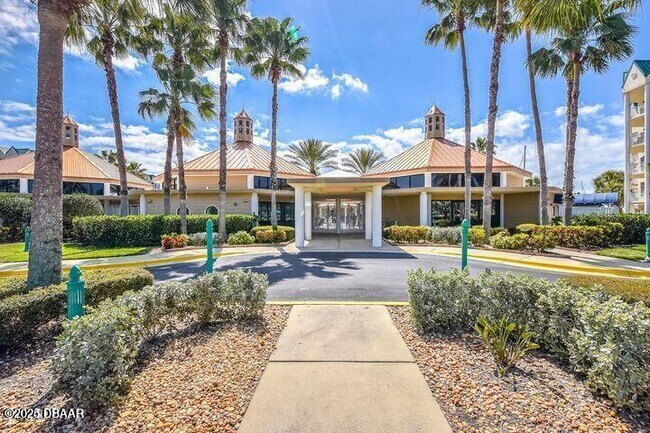 Building Photo - 4650 Links Village Dr