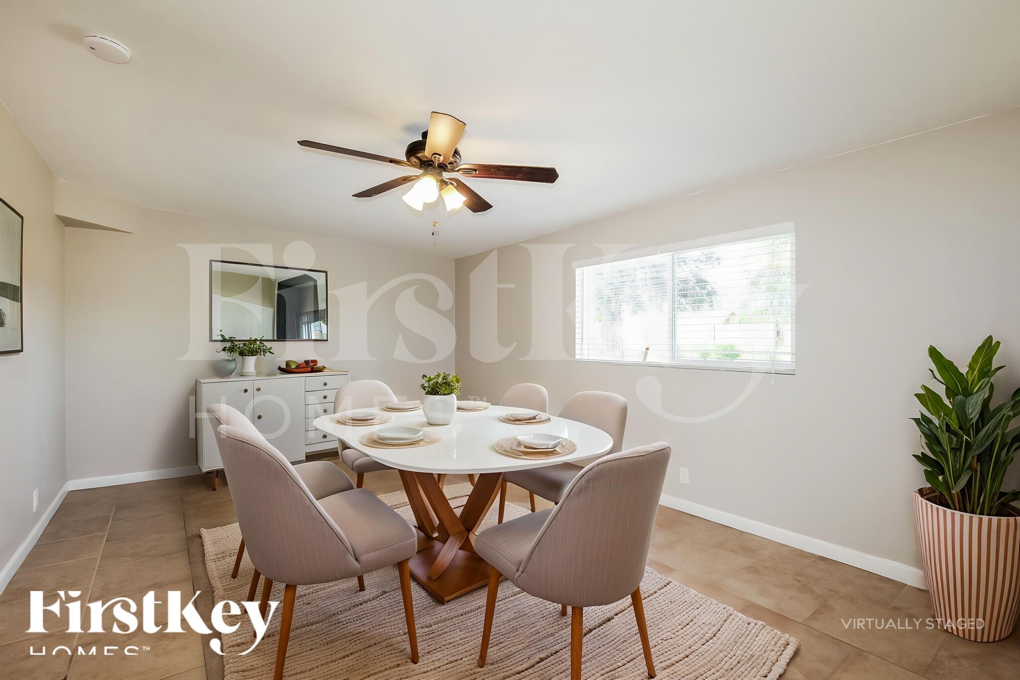 Building Photo - 4138 E Bluefield Ave