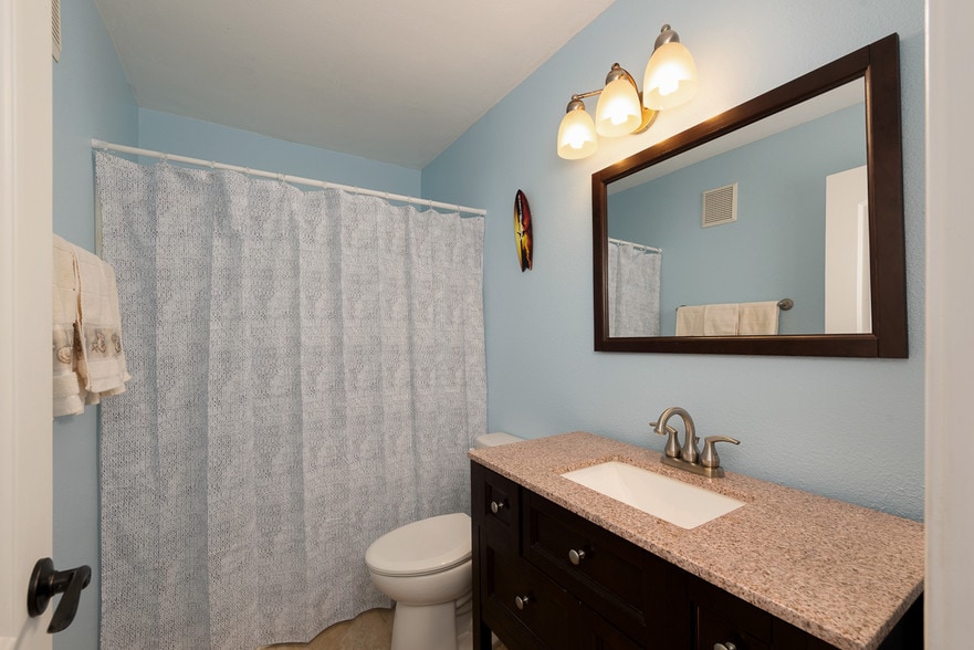 2nd Bathroom - 5265 Box Canyon Ct