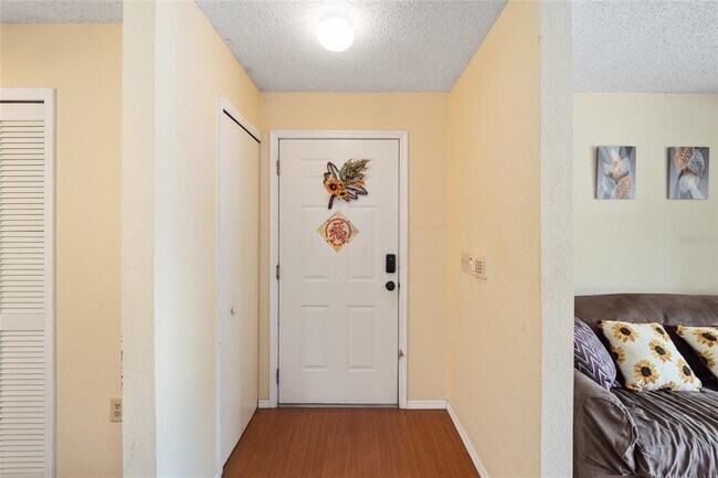 Building Photo - 3705 SW 27th St