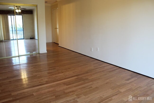 Building Photo - 157 Westgate Dr