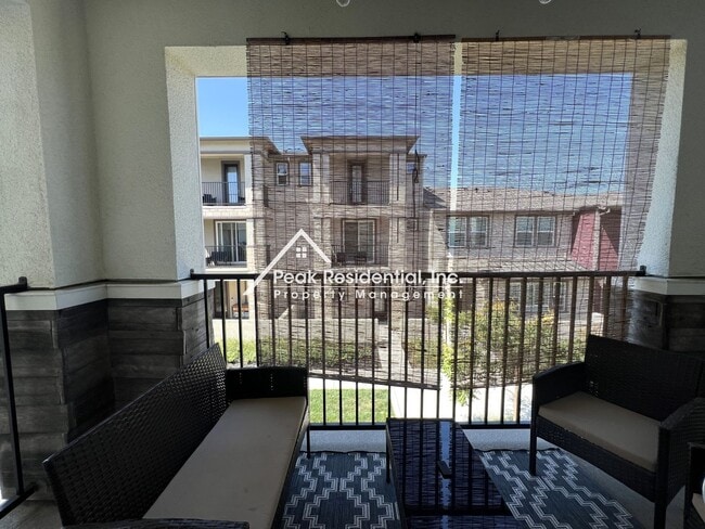 Building Photo - Updated 4bd/3.5ba Natomas Home with Garage!