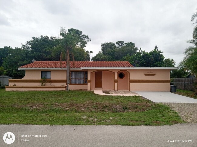 Building Photo - 1439 Glick Dr