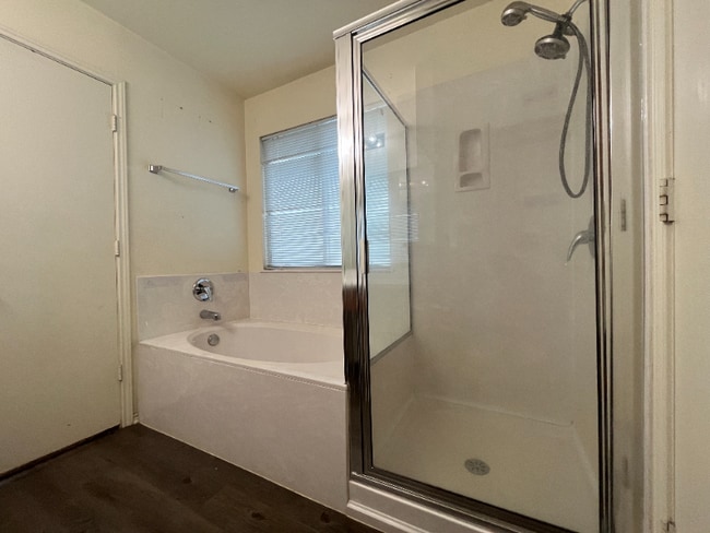 Building Photo - 162 Challenger