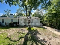 Building Photo - 617 Maplewood Dr