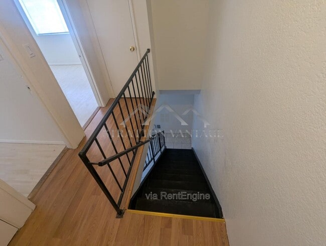 Building Photo - 545 W 16th Ave