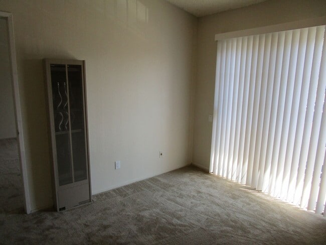 Building Photo - Cozy Hercules Home