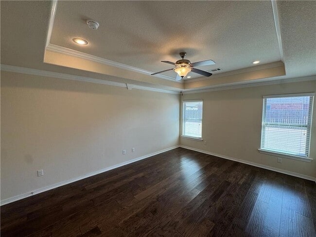 Building Photo - 4849 W Oldham Dr