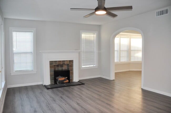 Building Photo - 114 Yates St