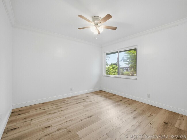 Building Photo - 1680 NE 34th Ln