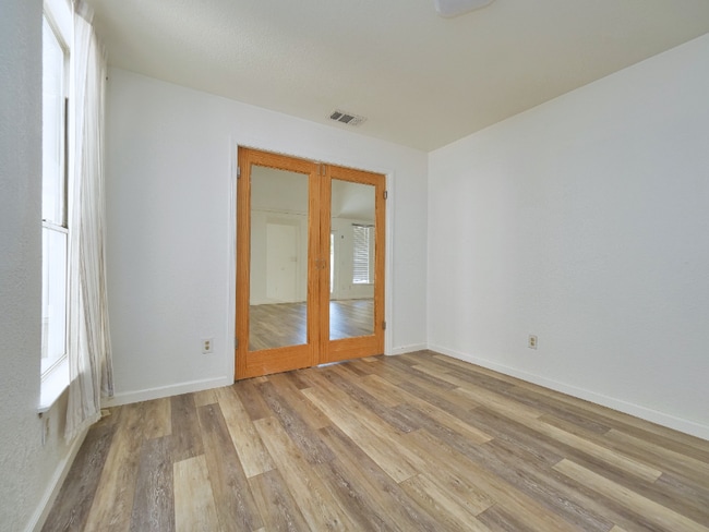 Building Photo - 1937 Gauguin Pl